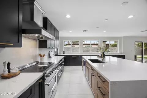 Kitchen - 4059 E Cholla St, Phoenix, AZ 85028 photo 6 of 14