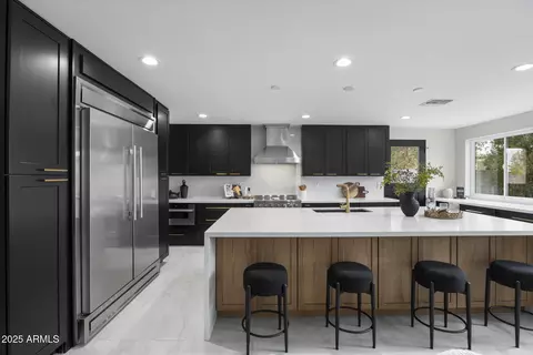 Kitchen - 4059 E Cholla St, Phoenix, AZ 85028 photo 4 of 14