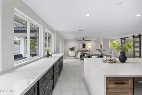 Kitchen - 4059 E Cholla St, Phoenix, AZ 85028 photo 11 of 14
