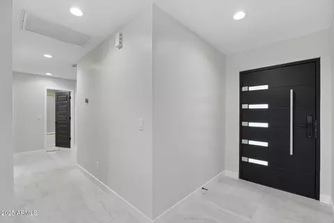 Entry Way - 4059 E Cholla St, Phoenix, AZ 85028 photo 2 of 4