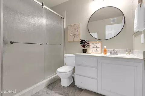 Bath - 906 N Swan Dr, Gilbert, AZ 85234 photo 4 of 4