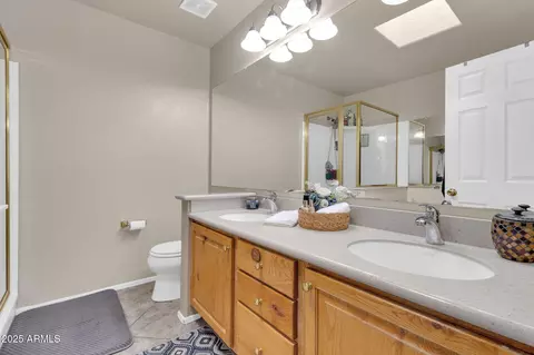 Bath - 906 N Swan Dr, Gilbert, AZ 85234 photo 2 of 4