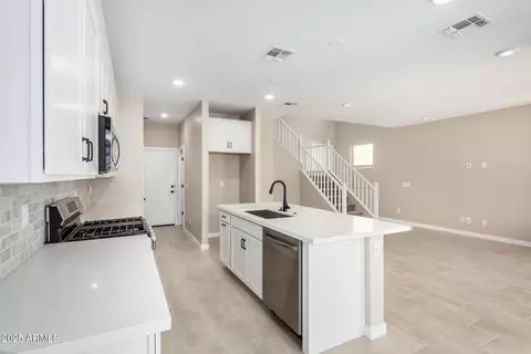 Entry Way - 9358 E Sequence Ave, Mesa, AZ 85212 photo 3 of 5