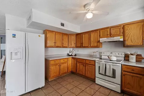 6015 W Whitton Ave, Phoenix, AZ 85033 photo 9