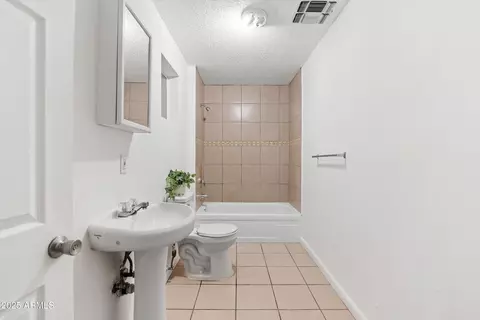 6015 W Whitton Ave, Phoenix, AZ 85033 photo 22