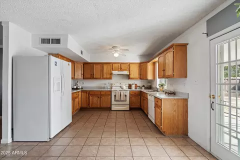 6015 W Whitton Ave, Phoenix, AZ 85033 photo 8