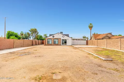 Exterior - 1696 E Amelia Ave, Phoenix, AZ 85016 photo 4 of 5