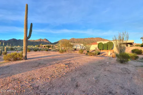 Exterior - 2728 N Meridian Rd, Apache Junction, AZ 85120 photo 15 of 27