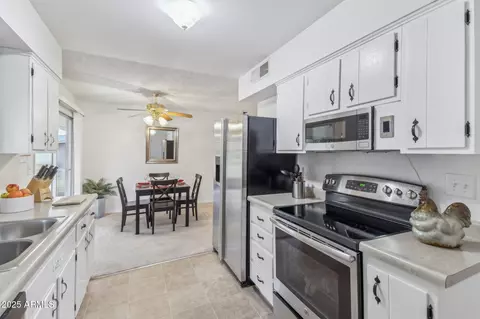 10429 W Roundelay Cir, Sun City, AZ 85351