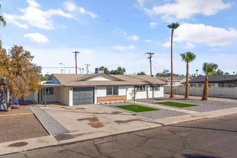 1890 E Palmcroft Dr, Tempe, AZ 85282 photo 2