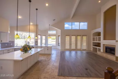 404 E Brookwood Ct, Phoenix, AZ 85048
