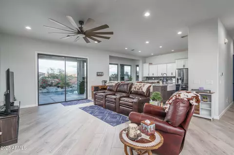 10 E Old Paint Trl, Phoenix, AZ 85086 photo 11