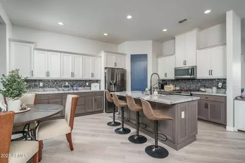 10 E Old Paint Trl, Phoenix, AZ 85086 photo 12
