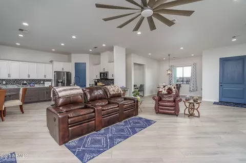 10 E Old Paint Trl, Phoenix, AZ 85086 photo 8