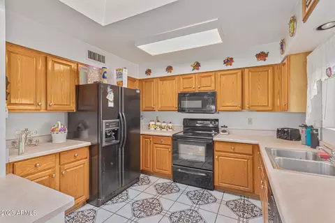 Kitchen - 2817 W Marshall Ave, Phoenix, AZ 85017 photo 1 of 2