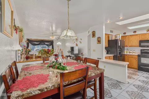 Dining - 2817 W Marshall Ave, Phoenix, AZ 85017 photo 2 of 2