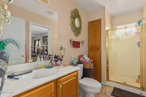 Bath - 2817 W Marshall Ave, Phoenix, AZ 85017 photo 1 of 2