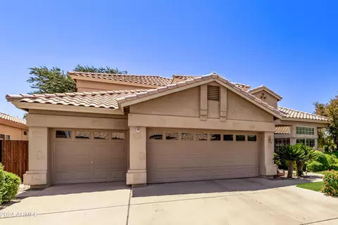 302 S Laguna Dr, Gilbert, AZ 85233 photo 4