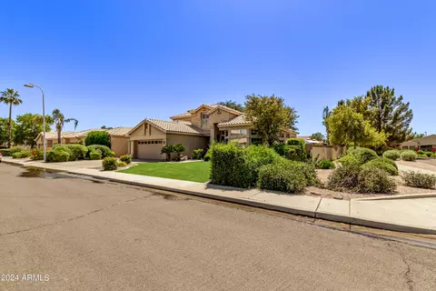 302 S Laguna Dr, Gilbert, AZ 85233 photo 7