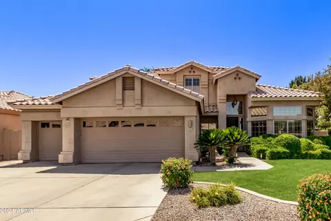 302 S Laguna Dr, Gilbert, AZ 85233