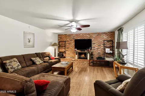 4762 E Pawnee Cir, Phoenix, AZ 85044 photo 9