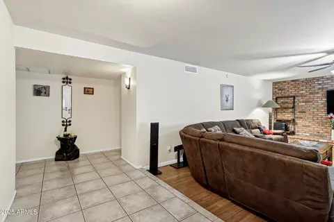 4762 E Pawnee Cir, Phoenix, AZ 85044 photo 6