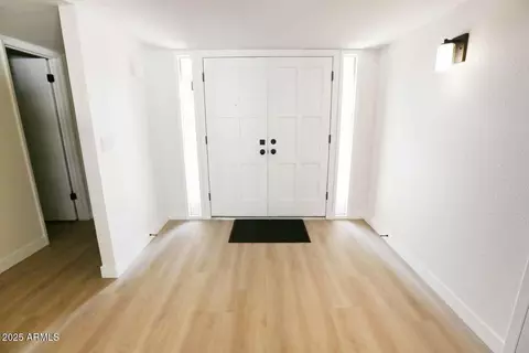 634 E Calavar Rd, Phoenix, AZ 85022 photo 3