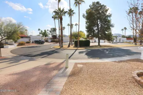 634 E Calavar Rd, Phoenix, AZ 85022 photo 38