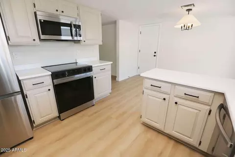 634 E Calavar Rd, Phoenix, AZ 85022 photo 9