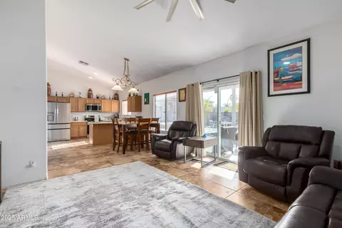 Living - 4202 S 76th Ln, Phoenix, AZ 85043 photo 4 of 4