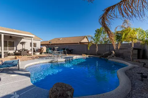 Exterior - 4202 S 76th Ln, Phoenix, AZ 85043 photo 5 of 5