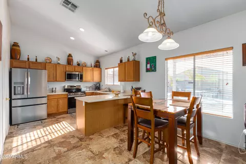 Kitchen - 4202 S 76th Ln, Phoenix, AZ 85043 photo 1 of 4