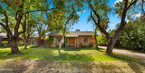 2533 E Cheery Lynn Rd, Phoenix, AZ 85016