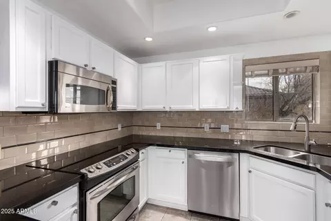 11680 E Sahuaro Dr #2030, Scottsdale, AZ 85259