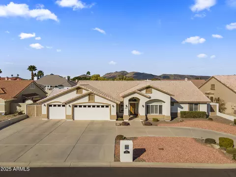 4644 W Soft Wind Dr, Glendale, AZ 85310