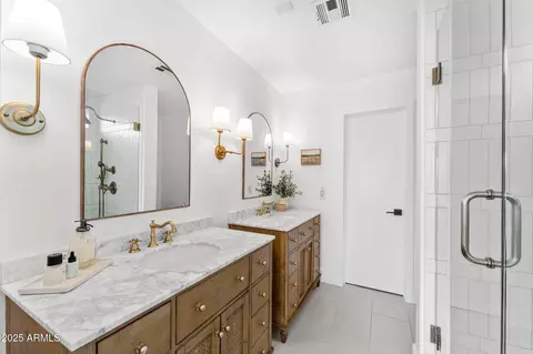Bath - 3632 E Cotton Ct, Gilbert, AZ 85234 photo 3 of 5