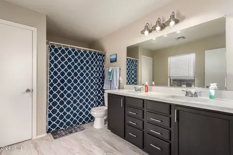 Bath - 8454 E Keats Ave, Mesa, AZ 85209 photo 2 of 3