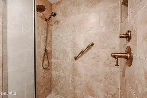 Bath - 5306 N 20th St, Phoenix, AZ 85016 photo 2 of 8