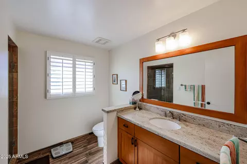 Bath - 5306 N 20th St, Phoenix, AZ 85016 photo 7 of 8
