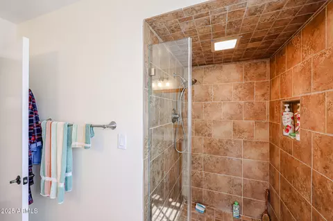 Bath - 5306 N 20th St, Phoenix, AZ 85016 photo 8 of 8