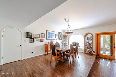 Dining - 5306 N 20th St, Phoenix, AZ 85016 photo 2 of 4