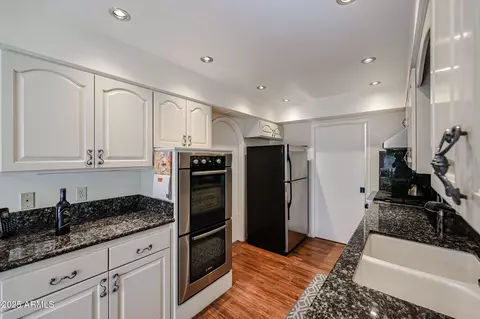 Kitchen - 5306 N 20th St, Phoenix, AZ 85016 photo 4 of 4