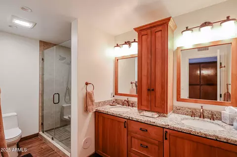 Bath - 5306 N 20th St, Phoenix, AZ 85016 photo 1 of 8