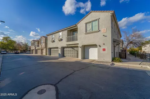 2960 E Darrow St, Phoenix, AZ 85042