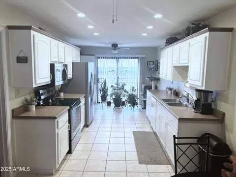 455 S Delaware Dr #117, Apache Junction, AZ 85120