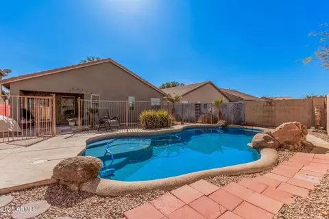 44520 W Windrose Dr, Maricopa, AZ 85138