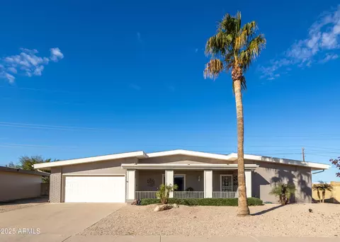 11185 W Palmeras Dr, Sun City, AZ 85373
