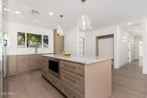 338 Elm St, Phoenix, AZ 85012 photo 10