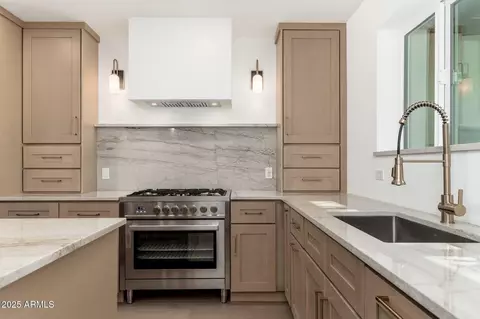 338 Elm St, Phoenix, AZ 85012 photo 8