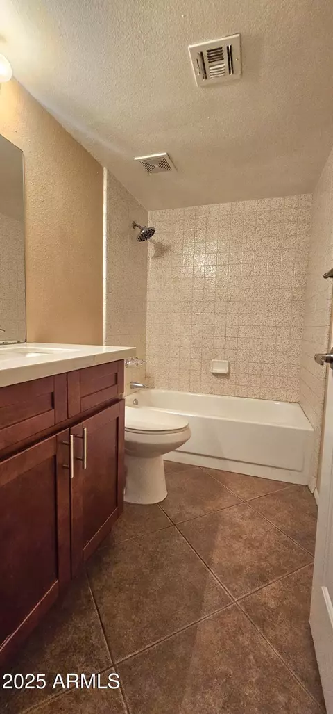 Bath - 7764 N 19th Dr, Phoenix, AZ 85021 photo 3 of 3